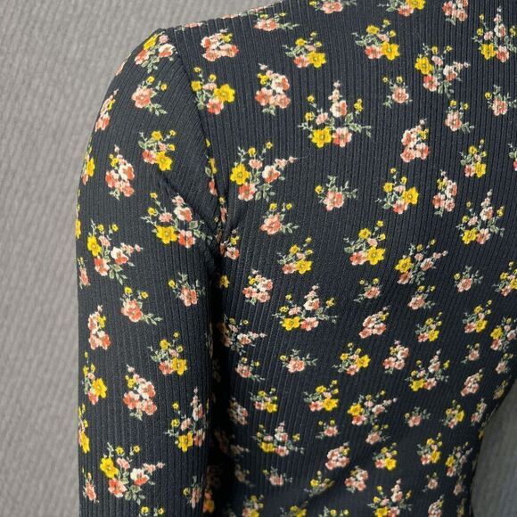 White Fawn Tillys Tee Shirt Black Floral Long Sleeve Cropped Stretch Juniors Med - Picture 4 of 9